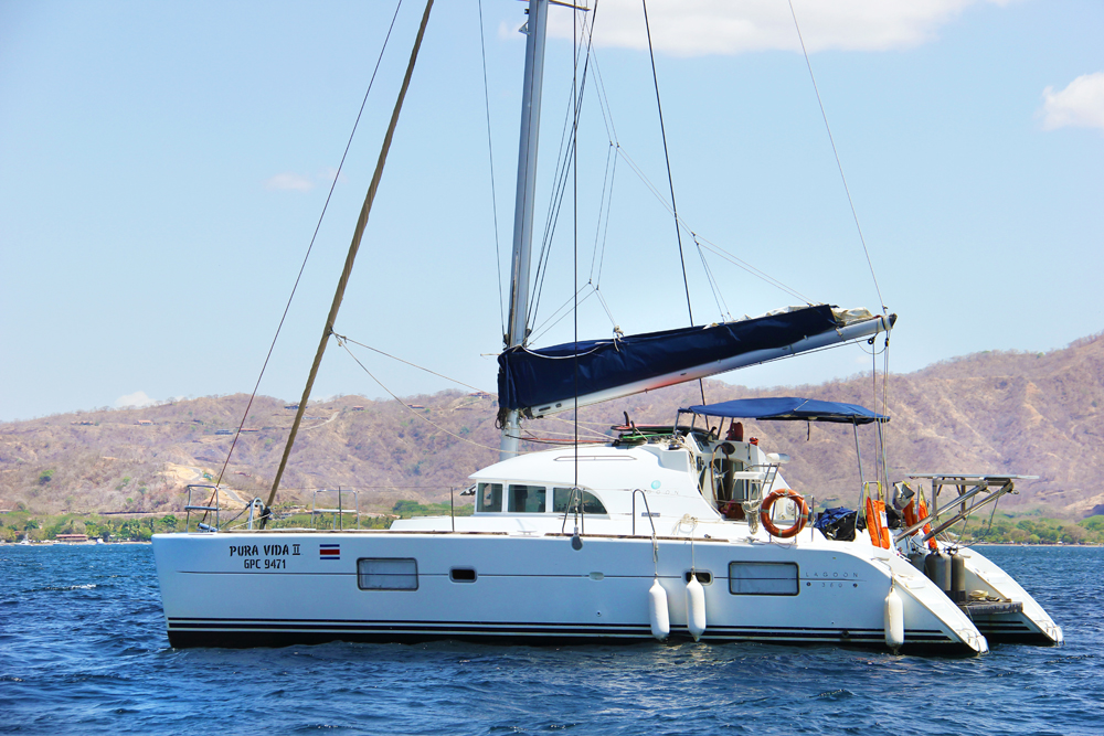 pura vida catamaran